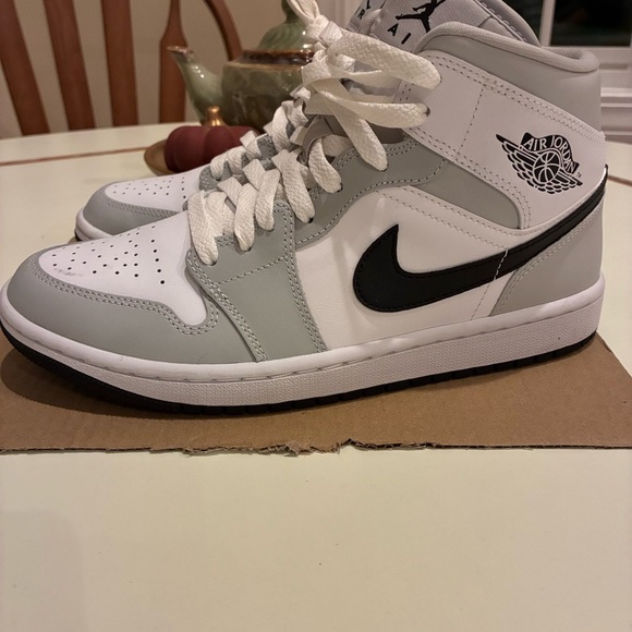 Nike Air Jordan 1 Mid Light Smoke Gray/White w/black Nike swoosh WM 8.5 EUC